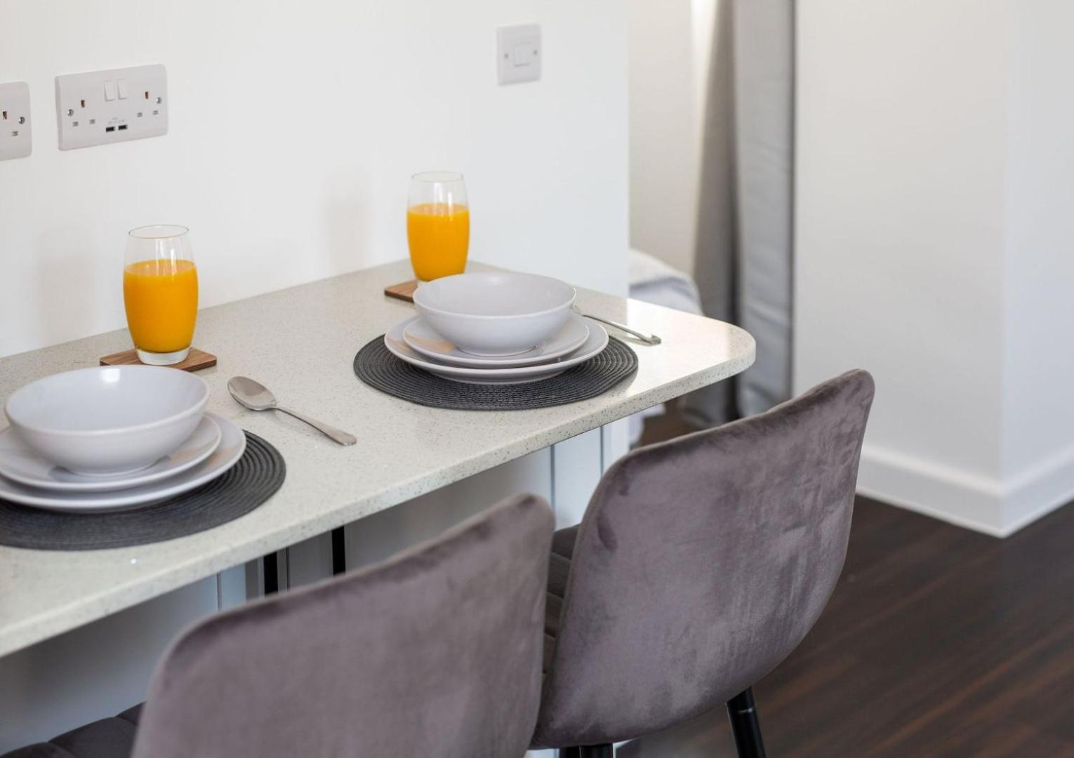 Stylish Apartment W/ Private Garden - Dog Friendly نيوبورت المظهر الخارجي الصورة