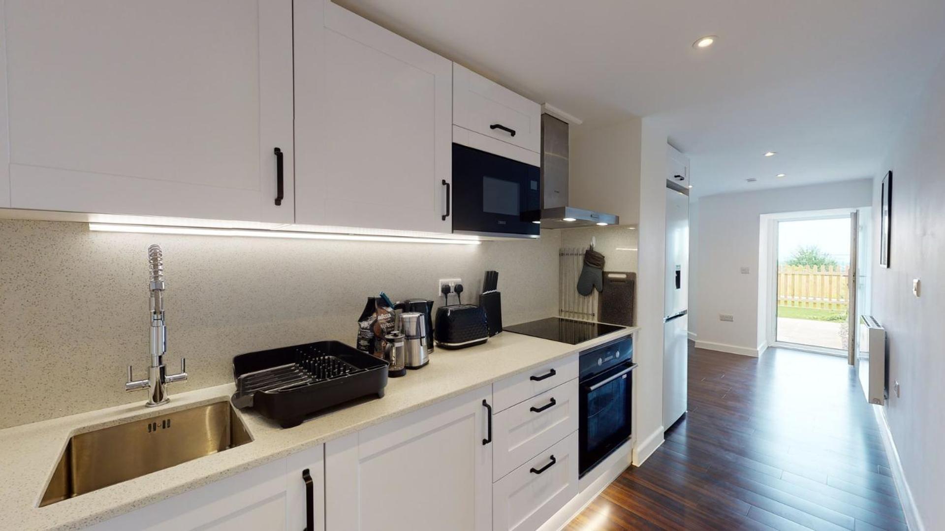 Stylish Apartment W/ Private Garden - Dog Friendly نيوبورت المظهر الخارجي الصورة