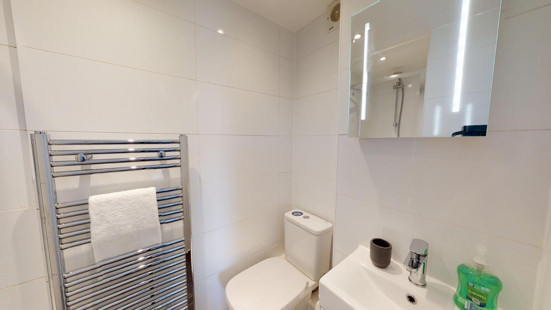 Stylish Apartment W/ Private Garden - Dog Friendly نيوبورت المظهر الخارجي الصورة