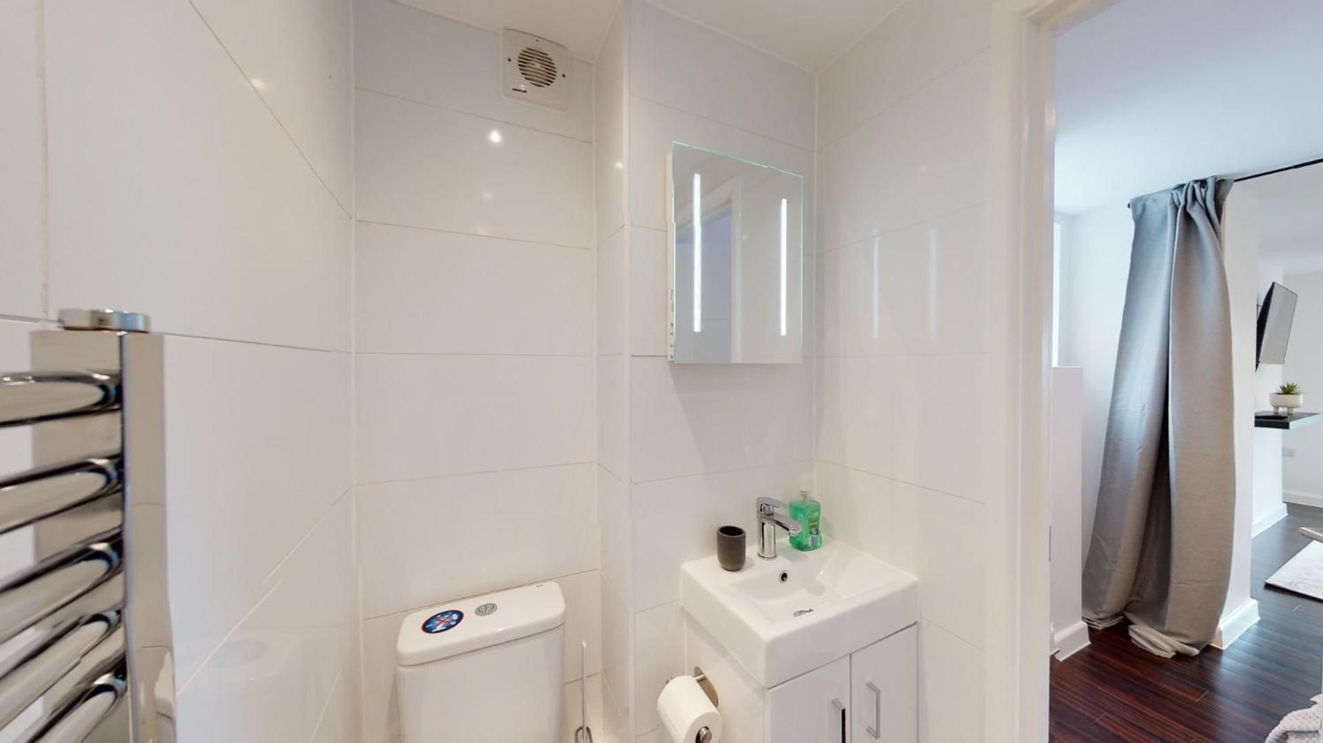 Stylish Apartment W/ Private Garden - Dog Friendly نيوبورت المظهر الخارجي الصورة